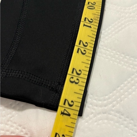 Adidas Aeroready Black Climate Leggings. Size Small black w/pocket - Picture 5 of 9
